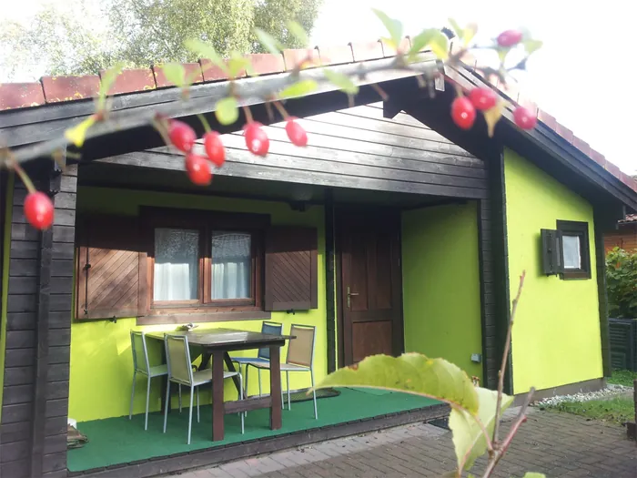 Terrasse mit Gartenmöbeln am Ferienhaus Heiterkite